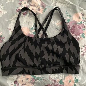 Lululemon Energy bra in Size 6